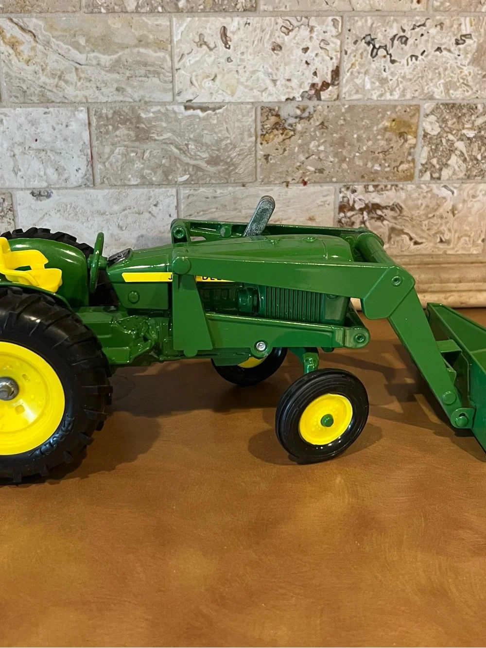 John Deere 0638 1/16 DieCast Utility Tractor w/Loader Toy